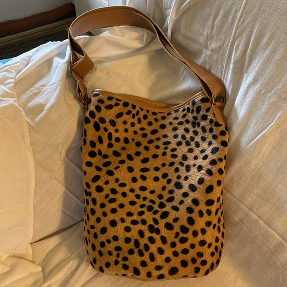 NWOT Handbag  Snap Closure  Interior & Exterior Pockets with Zippers Made In USA - Picture 4 of 7